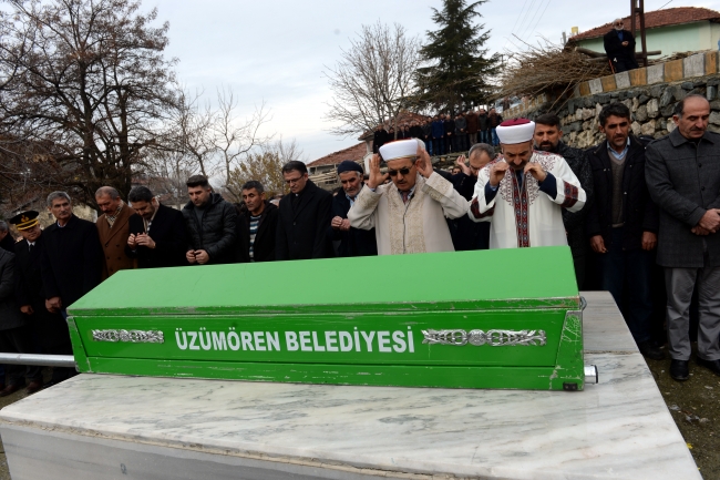 Tren kazasında hayatını kaybedenler son yolculuklarına uğurlandı